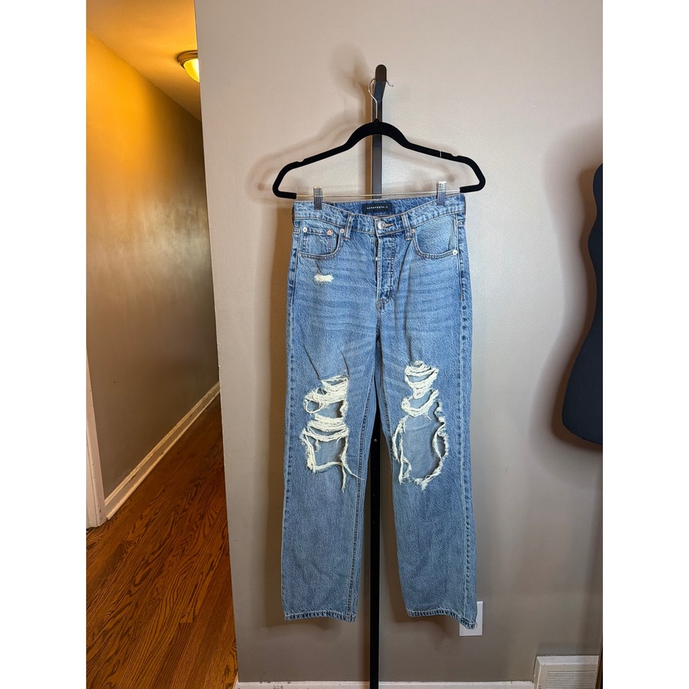 Aeropostale Womens High Waisted Distressed Straight Leg Jeans Light Wash Size 6